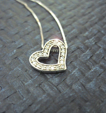 Heart dainty Necklace, Designer heart pendant