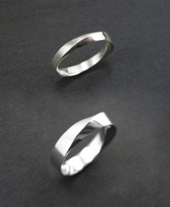 Mobius wedding band set, His And Hers Wedding rings set