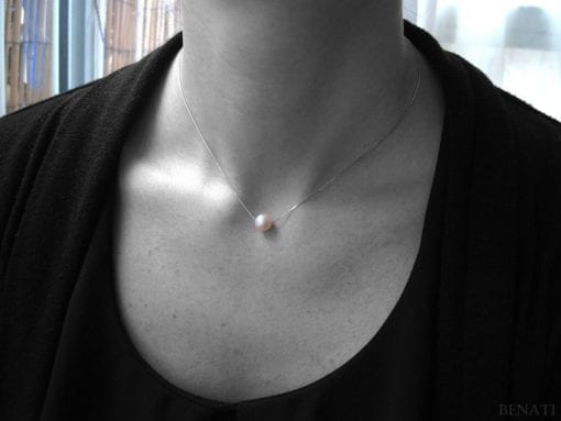 EC One Necklace | Single Grey Pearl Gold Necklace