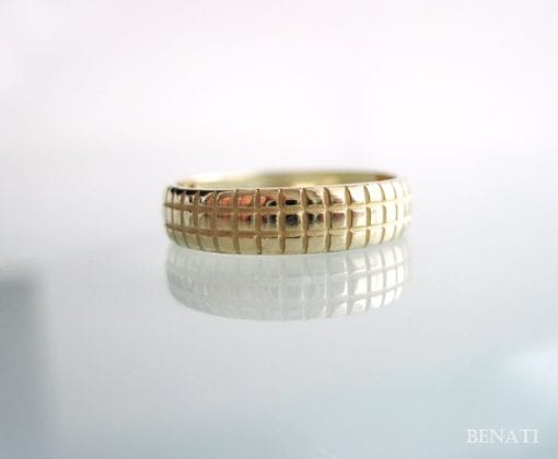 Yellow gold wedding ring, Faceted gold wedding band