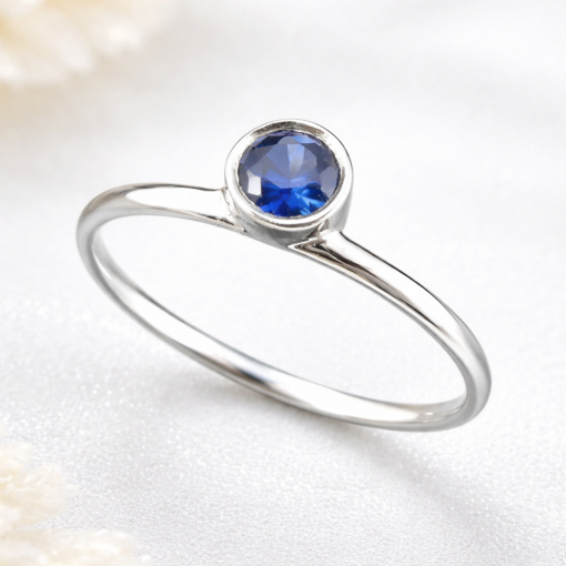 Modern sapphire minimalist ring in 14k white gold