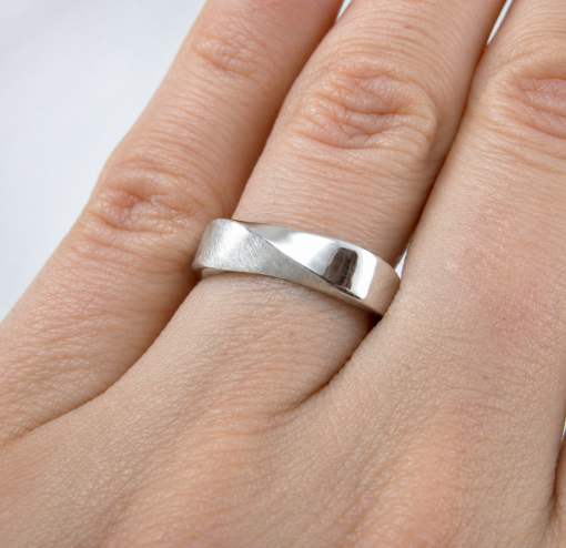 Platinum mobius mens wedding band, 5mm Mobius wedding ring in platinum