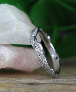 Nature Vine Wedding Band, Curved Leaves Twig Ring