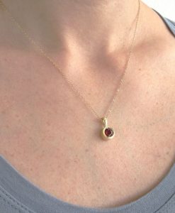 Gold Birthstone Necklace, Delicate Gold Link Garnet Pendant - Image 3