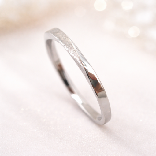 2 mm mobius ring