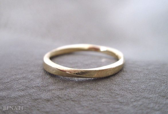 Mobius Ring Stack Mobius Wedding Band 2mm Mobius Ring, Stacking Modern Wedding Ring | Benati