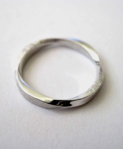2.7mm Mobius Wedding Band, 14k White Gold Ring - Image 4