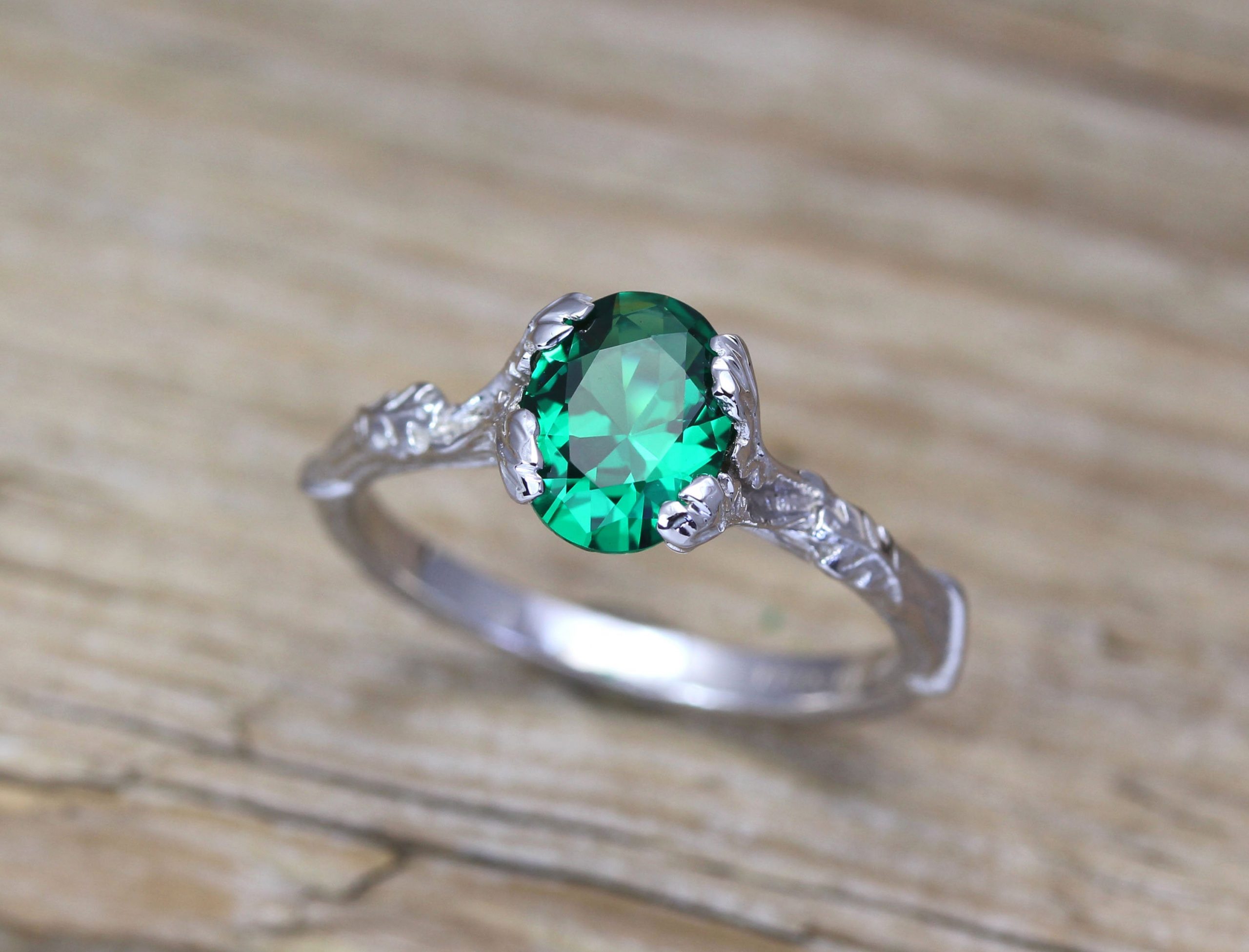 Aggregate more than 73 unusual emerald rings best - vova.edu.vn
