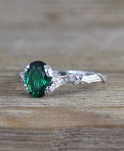 Unique emerald gemstone engagement ring, Vintage Antique boho ring - Image 2