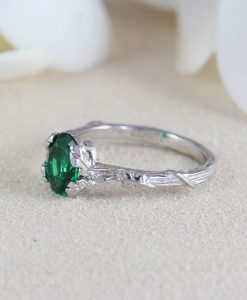 Unique emerald gemstone engagement ring, Vintage Antique boho ring - Image 6
