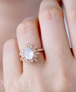 Moonstone engagement ring, Vintage oval moonstone and diamond rose gold ring - Image 4