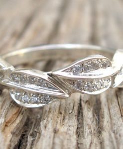 Alternative Wedding ring, Leaf conflict free diamond ring - Image 7