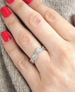 Alternative Wedding ring, Leaf conflict free diamond ring - Image 12