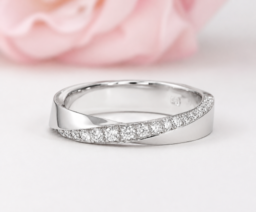 4mm Diamond Mobius Ring, Solid Gold Minimalist Diamond Wedding Ring