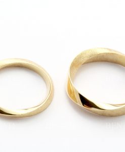 Twisted Wedding Band Set, Mobius Rings set - Image 7
