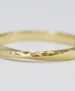 Mobius Wedding Band 2mm, Stacking Twisted Wedding Ring - Image 4