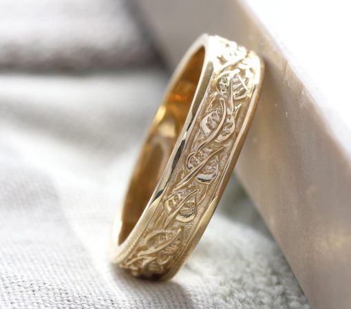 Men's wedding band with leaves