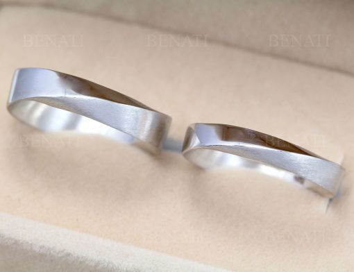 Mobius wedding band set, His And Hers Wedding rings set