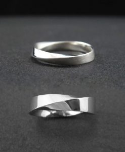Mobius wedding band set, His And Hers Wedding rings set - Image 7