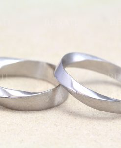 Mobius wedding band set, His And Hers Wedding rings set - Image 9