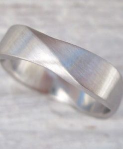 Mobius mens wedding band, 6mm wedding ring