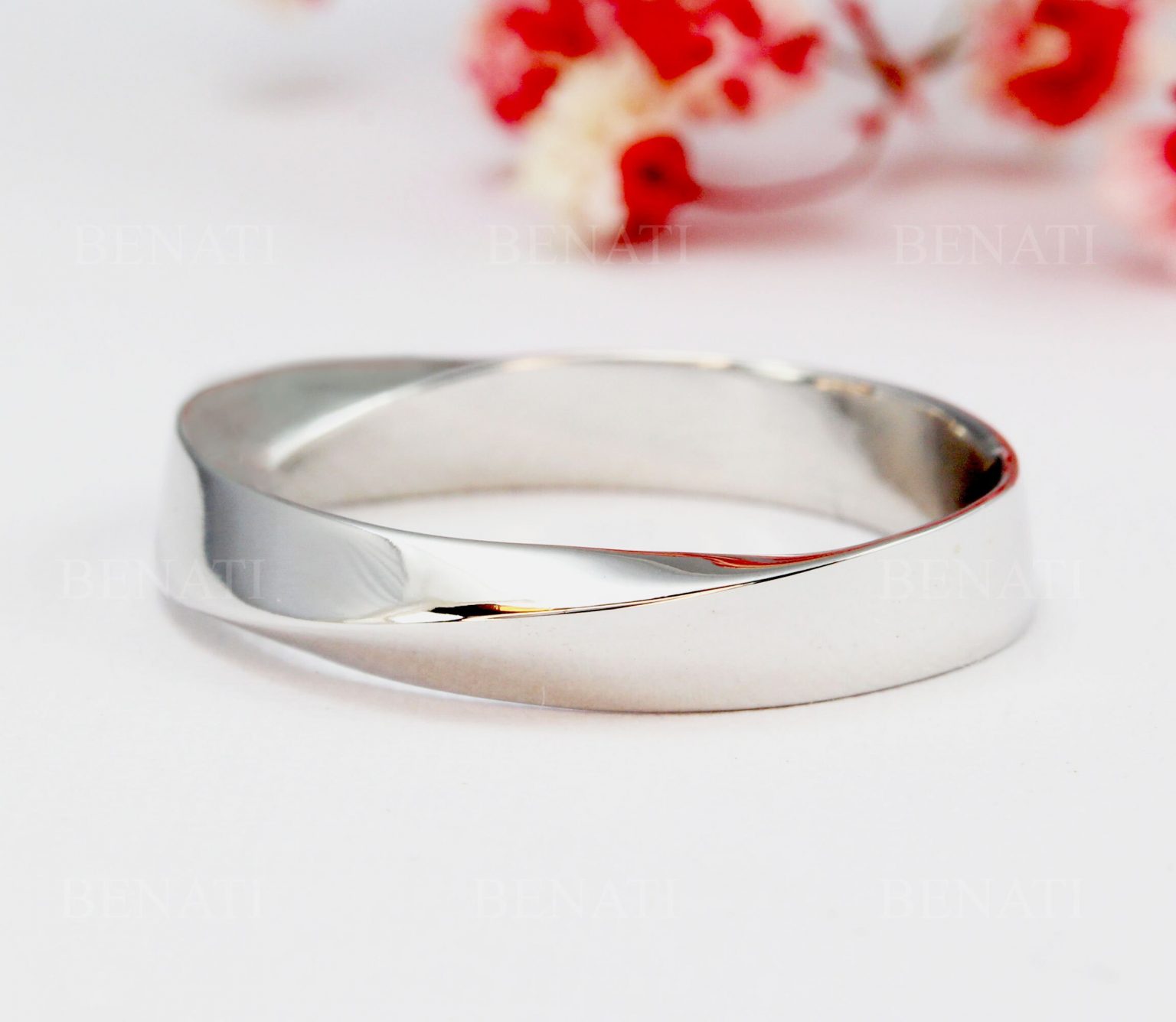 Mobius Wedding Ring, 4mm wide mobius Wedding Band Benati