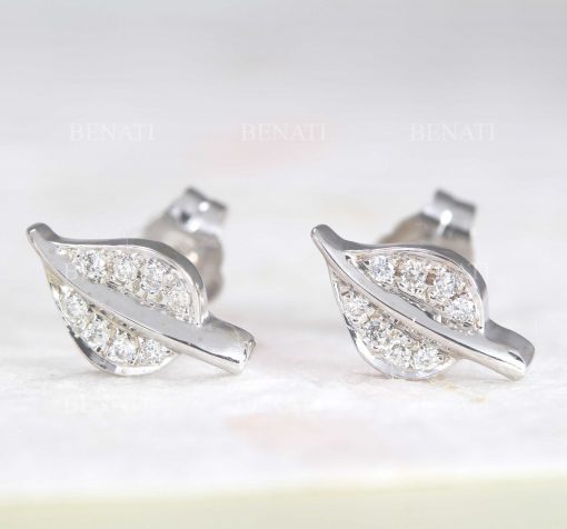 Small Pearl Crystal Stud Earring | FashionCrab.com