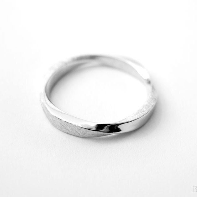 Mobius Wedding Band, Man Wedding Ring Women Wedding Band Benati