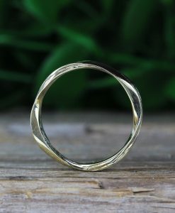 Solid Gold Mobius Mens Wedding band, Wood Texture Band - Image 8
