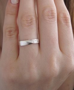 Solid Gold Mobius Mens Wedding band, Wood Texture Band - Image 10