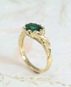 Vintage Emerald Birthstone 18k Yellow Gold Ring - Image 4