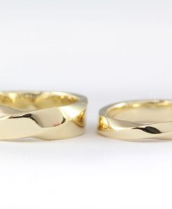 14k yellow gold wedding band set