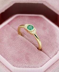Emerald Ring With Diamonds, Minimalist Emerald Ring For Women, 14k Gold Vintage Style Emerald Ring - Image 5