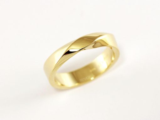 Solid Gold Twisted Wedding Band: 14k/18k Mobius Ring