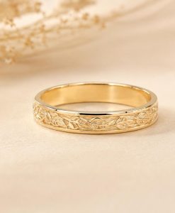 Rustic Gold Leaf Vine 3mm Wedding Band - Botanical Elvish Nature Ring for Her Women